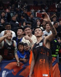 亚博体育-完美收官，山东男篮八连胜结束本赛季临沂主场全部赛事